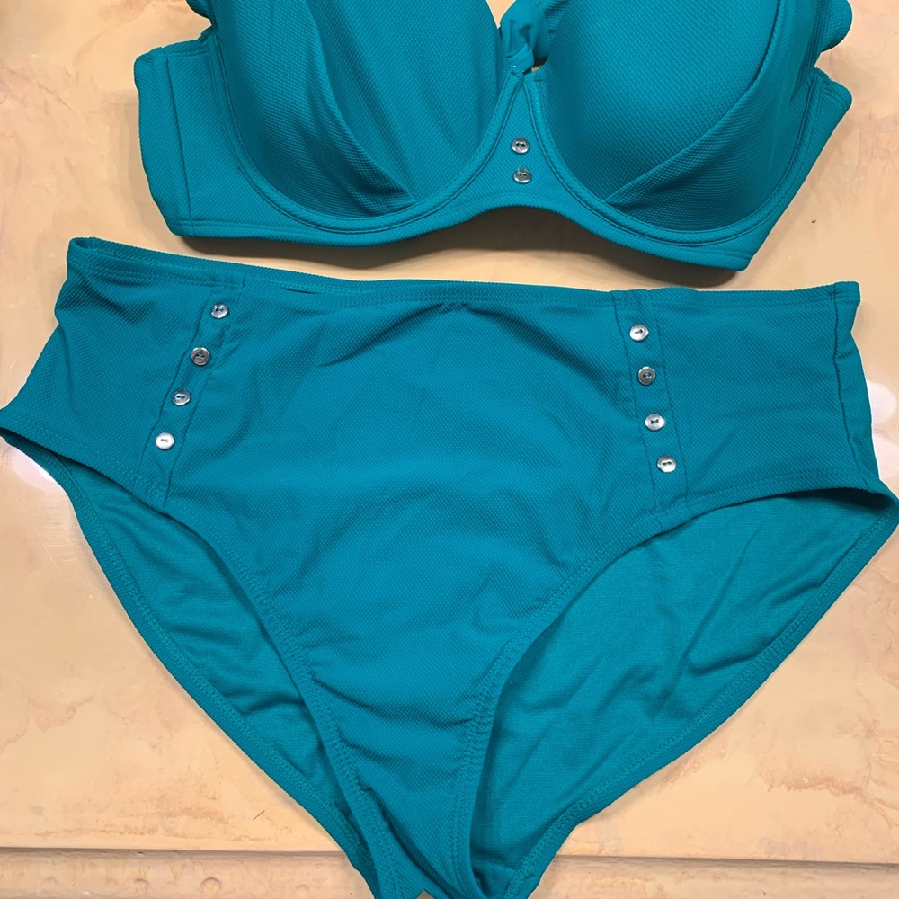 Women’s 2 pc swim suit